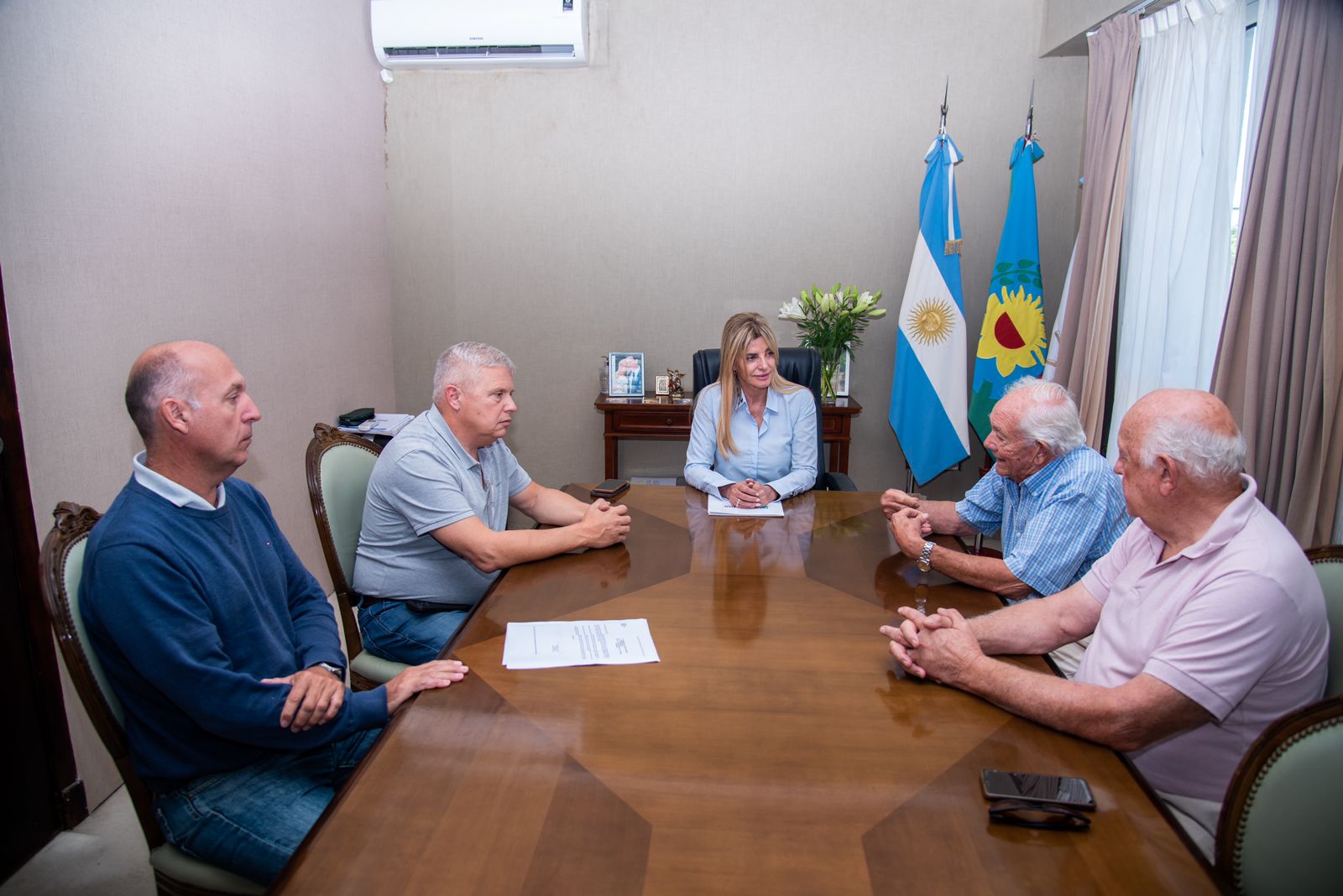 Carboni y Edesur suscribieron un acuerdo para mejorar la provisión de energía en Uribelarrea y El Taladro.