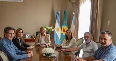 Marisa Fassi recibió autoridades de la Universidad Nacional de La Plata.