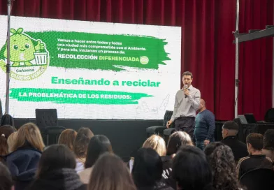 DOCENTES PARTICIPARON DE LA CHARLA INFORMATIVA «CAÑUELAS, TE QUIERO VERDE».