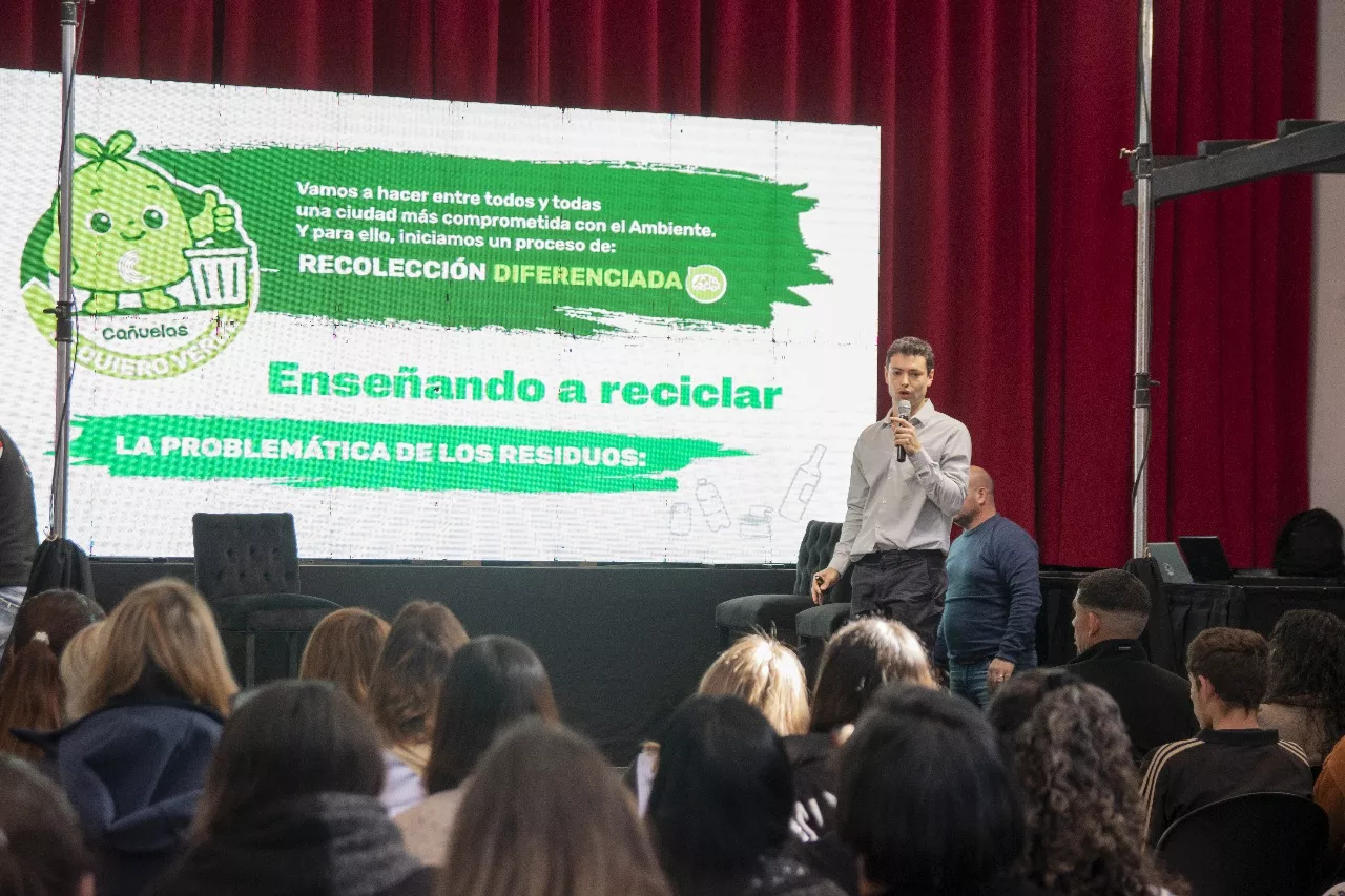 DOCENTES PARTICIPARON DE LA CHARLA INFORMATIVA «CAÑUELAS, TE QUIERO VERDE».