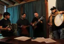 Folcloretrio suma escenarios en la Ciudad: del corazón de Cañuelas al Café Berlín