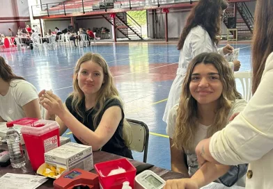 Exitosa colecta de sangre voluntaria del Colegio IMEI junto al HCANK.