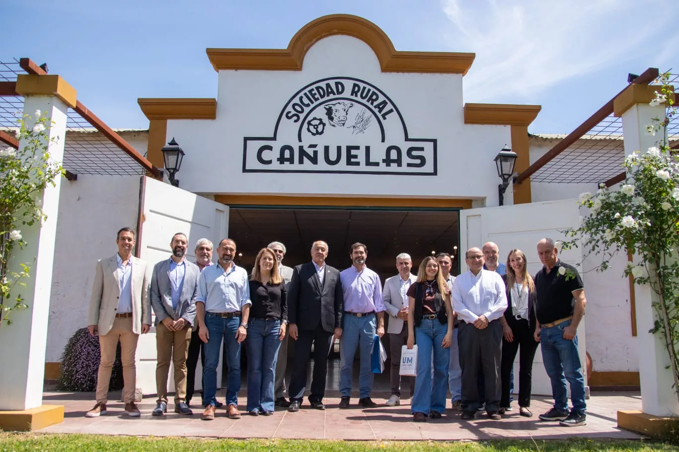 El Gobierno Municipal acompañó la firma de un convenio entre la Universidad de Morón y la Sociedad Rural de Cañuelas.