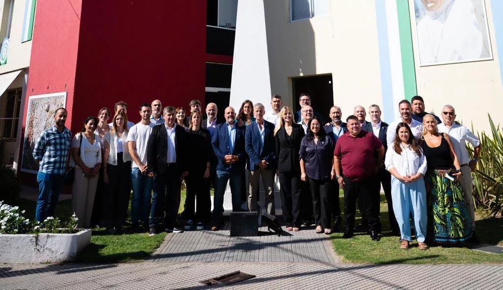 Marisa Fassi tomó juramento al nuevo gabinete y pidió “compromiso y empatía” ante la crisis.