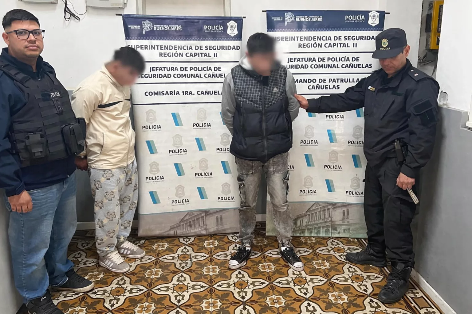 Investigan la muerte de un hombre tras un incidente con dos jóvenes en bicicleta. Investigan la muerte de un hombre tras un incidente con dos jóvenes en bicicleta.