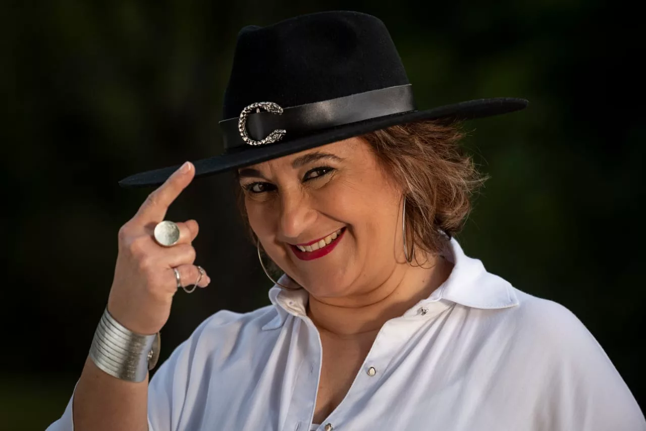 Yamila Cafrune: la voz de Mujer que representa a Cañuelas. Yamila Cafrune: la voz de Mujer que representa a Cañuelas.