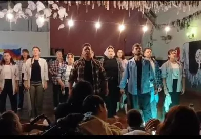 Matices convirtió la memoria en arte: una noche intensa, colectiva y profundamente emotiva en Cañuelas Matices convirtió la memoria en arte: una noche intensa, colectiva y profundamente emotiva en Cañuelas