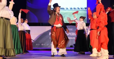 Artistas de Cañuelas brillaron en Cosquín con la obra “El Pacto de Cañuelas” Artistas de Cañuelas brillaron en Cosquín con la obra “El Pacto de Cañuelas”