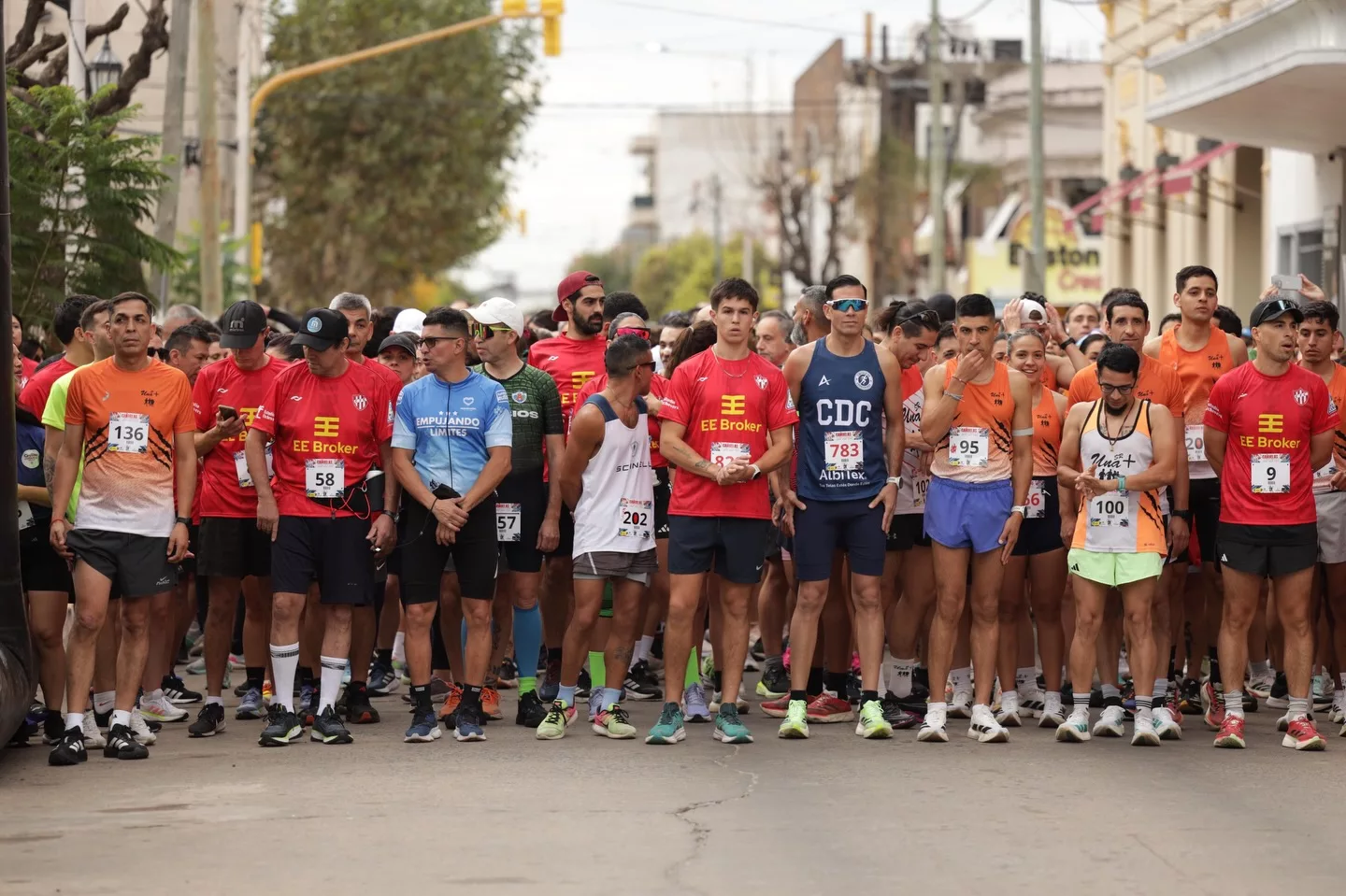Gran debut de “Cañuelas Corre”: más de 300 atletas dijeron presente en el Día del Trabajador.