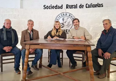 Convenio entre el Municipio y la Sociedad Rural para mejorar caminos rurales. Convenio entre el Municipio y la Sociedad Rural para mejorar caminos rurales.