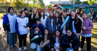 Vicente Casares celebró sus 79 años con un emotivo homenaje a su historia y su comunidad. Vicente Casares celebró sus 79 años con un emotivo homenaje a su historia y su comunidad.