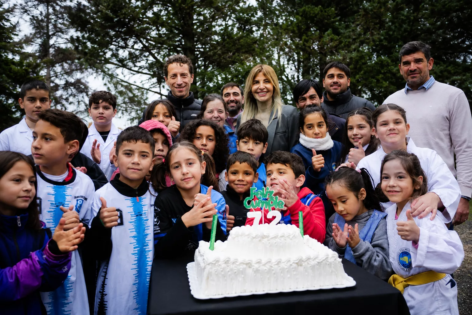 Alejandro Petión celebró su 72° aniversario con un emotivo acto en la plaza central.