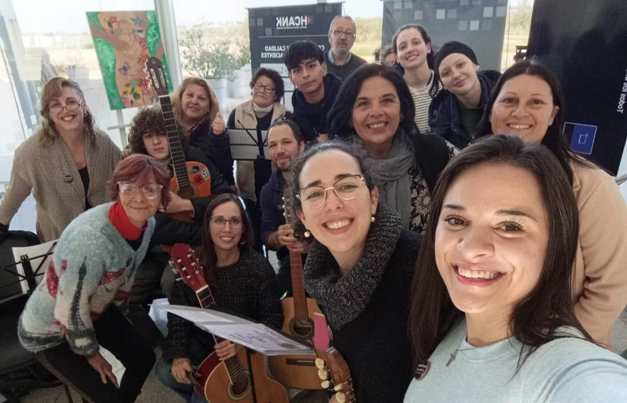La música del Inst. resonó en el HCANK por la Semana del Parto Respetado.