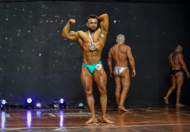 Emanuel Carricaburo brilló en su regreso a la NABBA Argentina y conquistó cuatro títulos.