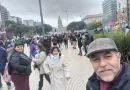 Marcha, lluvia y alegría. Marcha, lluvia y alegría.