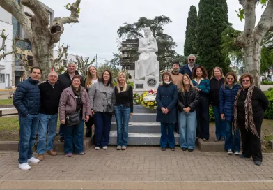 Cañuelas: homenaje a las madres en la Plaza San Martín.