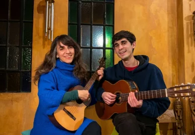 El valor de crear y renacer la música propia. El valor de crear y renacer la música propia.